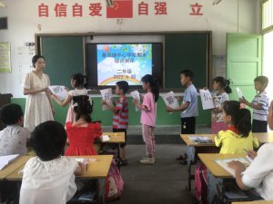 汉中市西乡县桑园镇中心学校进行一二年级无纸测评