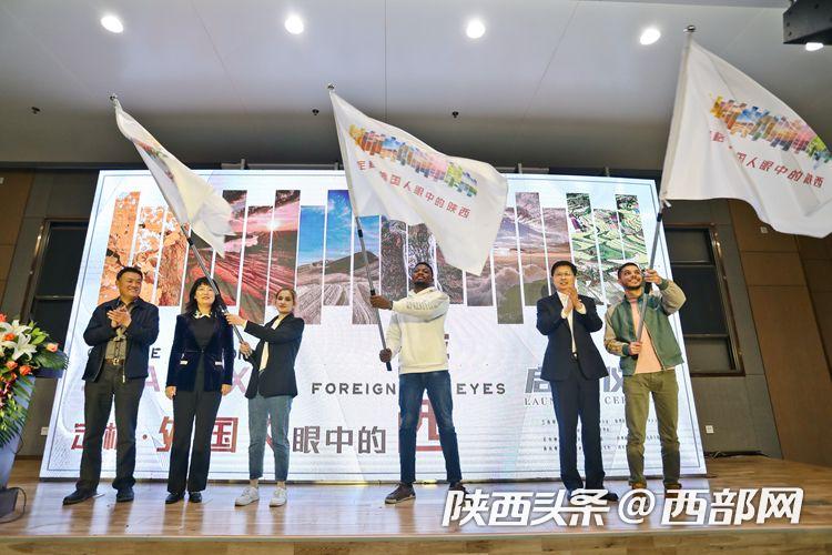 ��������������е��������������� ��ͨ����ѧ���ӽǽ�����������