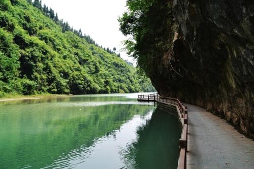 ����ʯȪ����ǿ����̬����ִ��