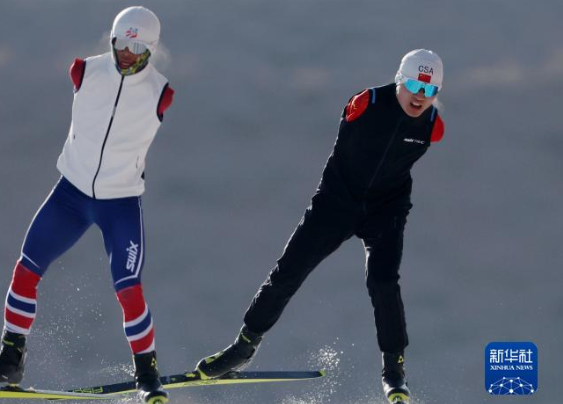 ���м���Ҳ���Ի�����ʵ�������������ϰ��ƽͬ־Ϊ���ĵĵ�������Ĳм�����ҵ��ʵ