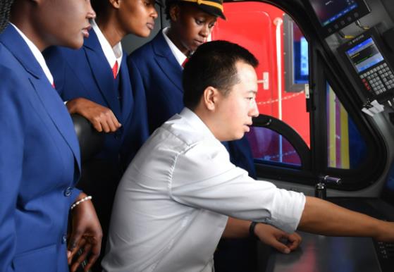 �۽��ڡ�������Ϊ����ı����Ϊ����ı��ͬ�ľ���ѧ����ϰ��ƽ����˼���������ʾ����֮��