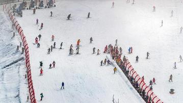 ����չ��ѩ�˶��ͱ�ѩ��ҵ��д��������������