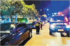 ����ȫ���ܶ�Ա վ��ȫ�ˡ������ڡ�