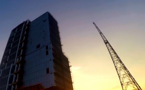 Ӣ�۹��� | ϰ��ƽ������ ��������һ�����췢�䳡